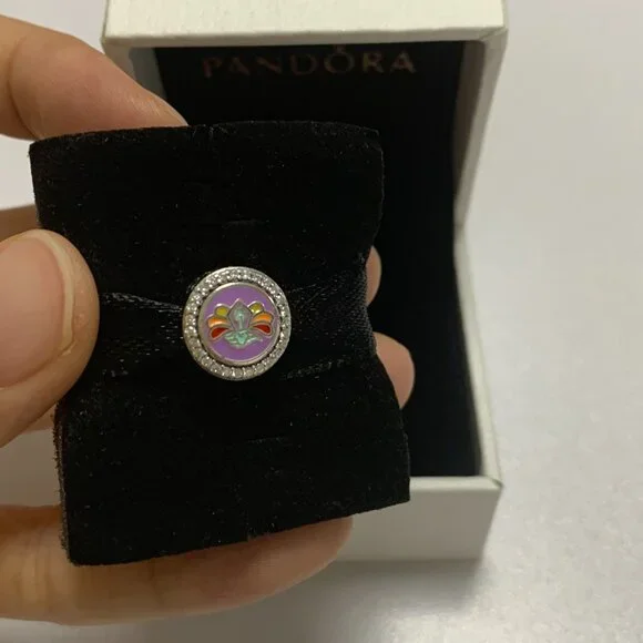 Pandora Disney Cruise Line's Lookout Cay Charm Is a Colourful Gem! - Picture 1 of 3